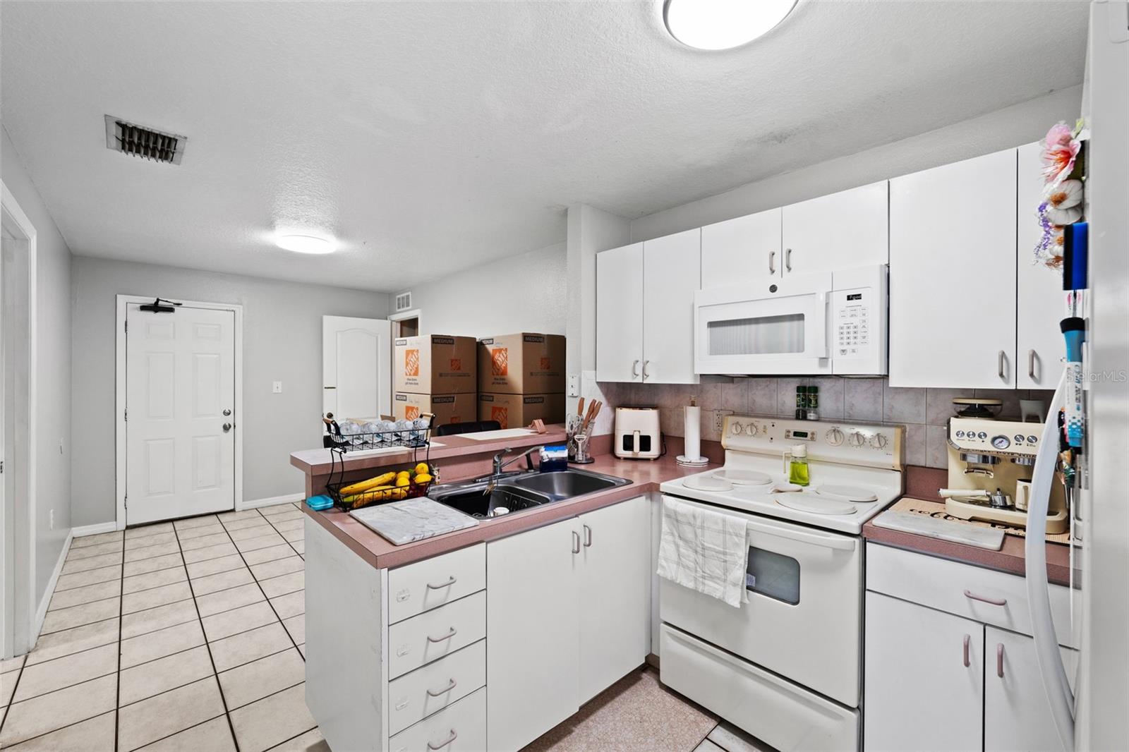 3334 W HEITER ST, TAMPA, FL, 33607