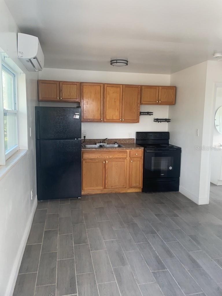 4421 N CLARK AVE #B, TAMPA, FL, 33614