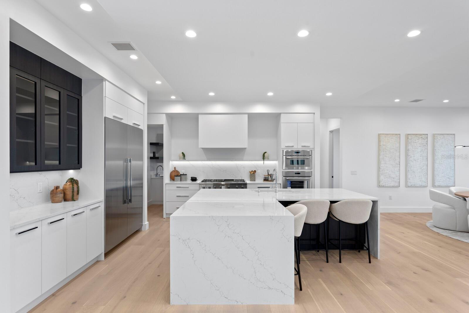 TB8344767 Property Photo