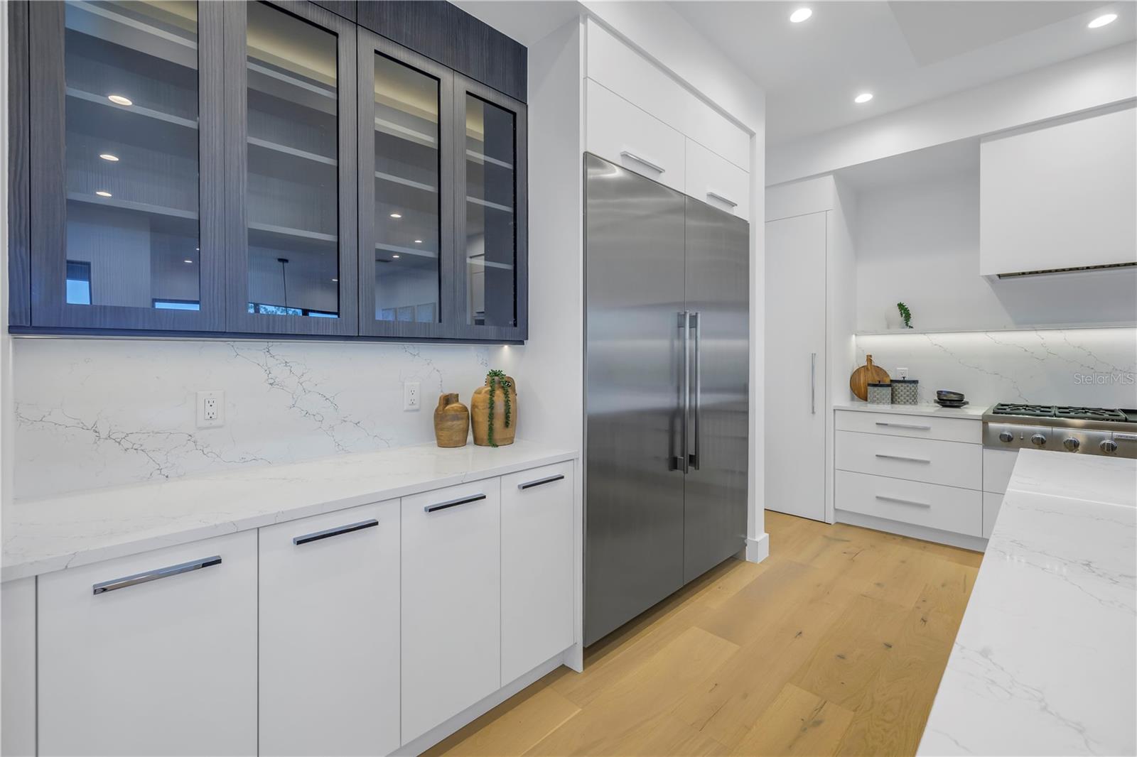 TB8344767 Property Photo