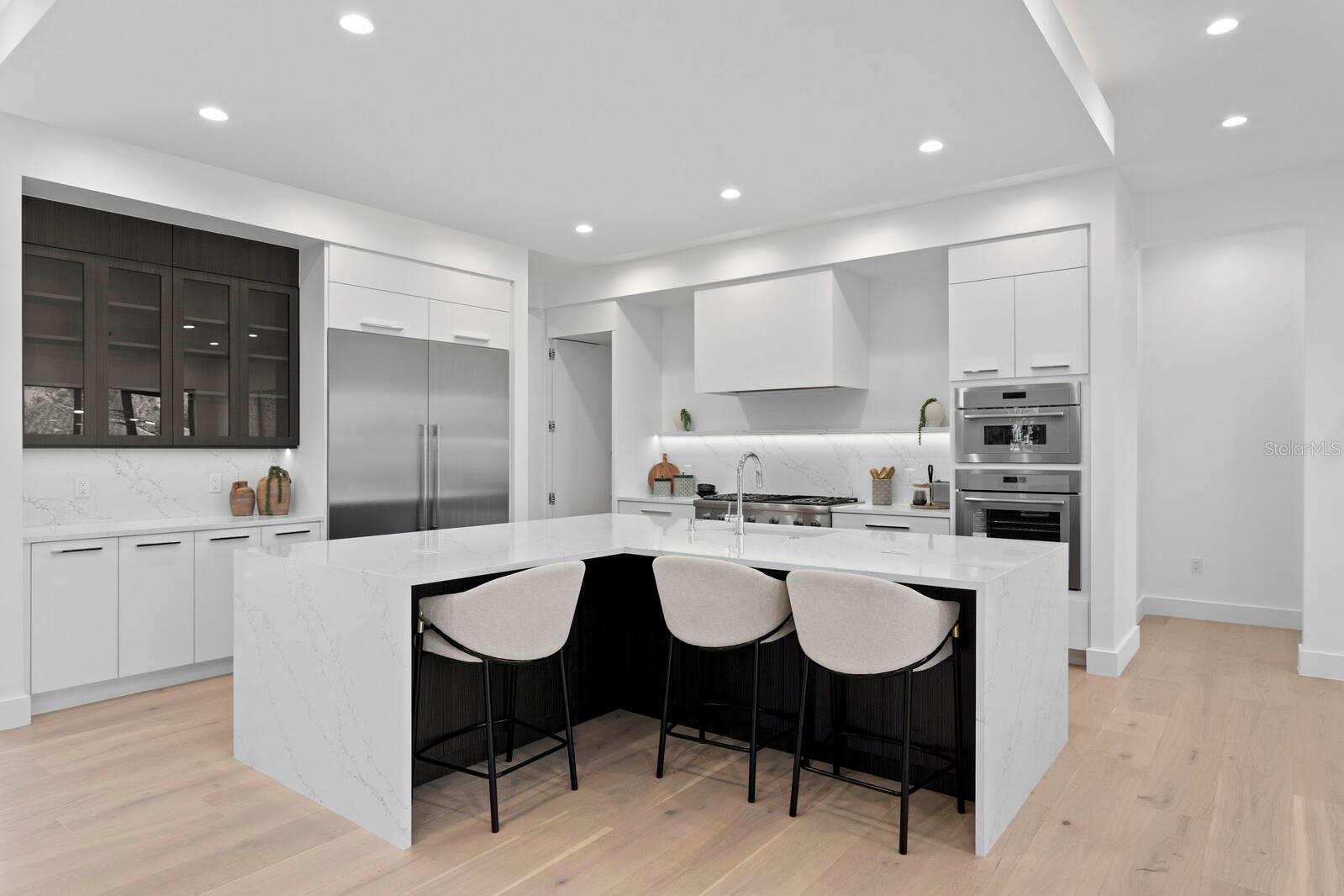 TB8344767 Property Photo