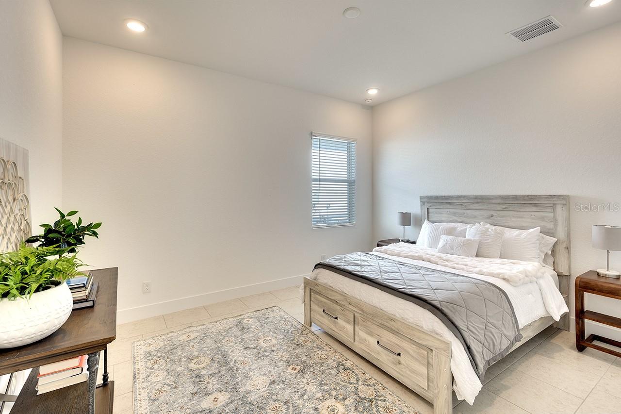 8066 REDONDA LOOP, BRADENTON, FL, 34202