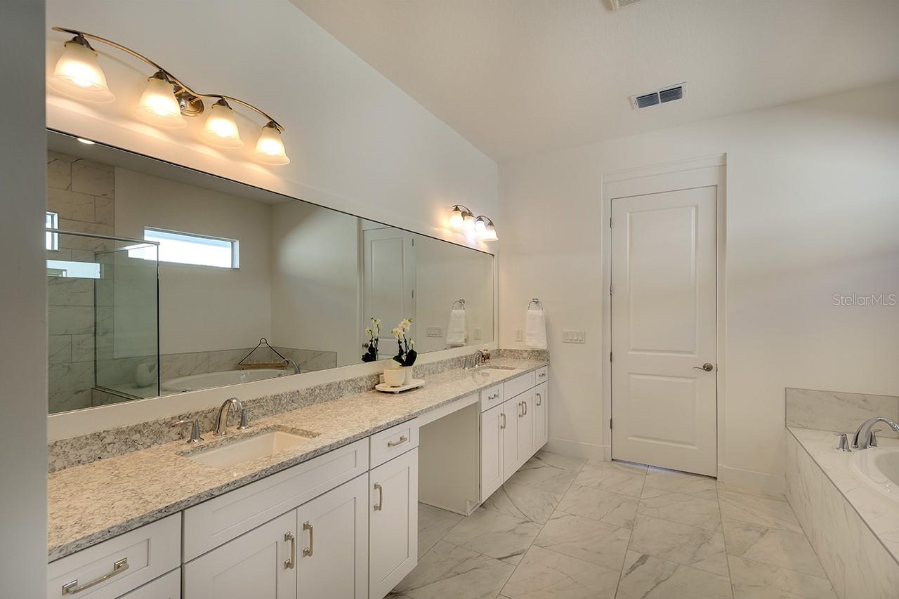 8066 REDONDA LOOP, BRADENTON, FL, 34202
