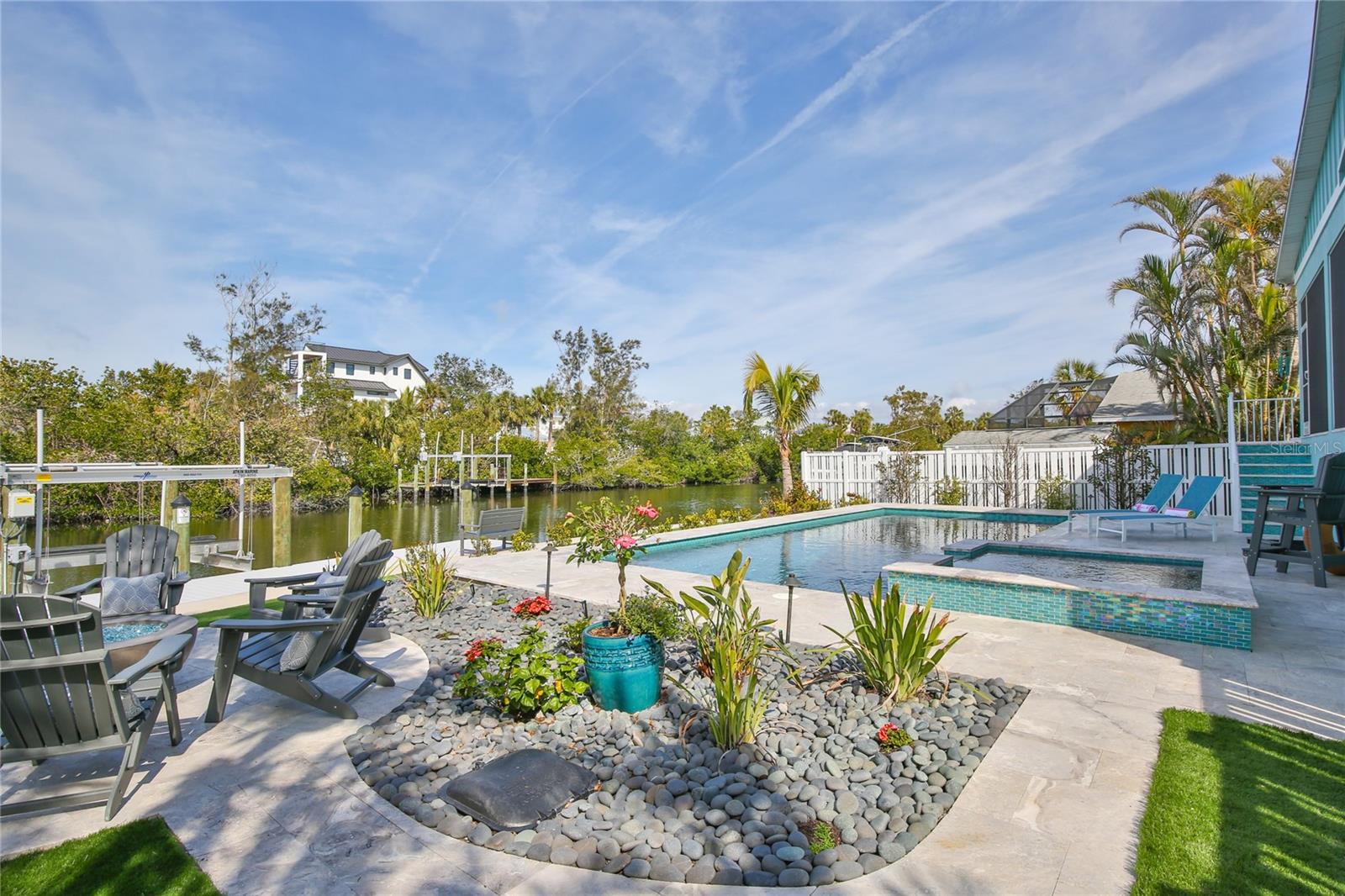 262 ISLAND CIR, SARASOTA, FL, 34242