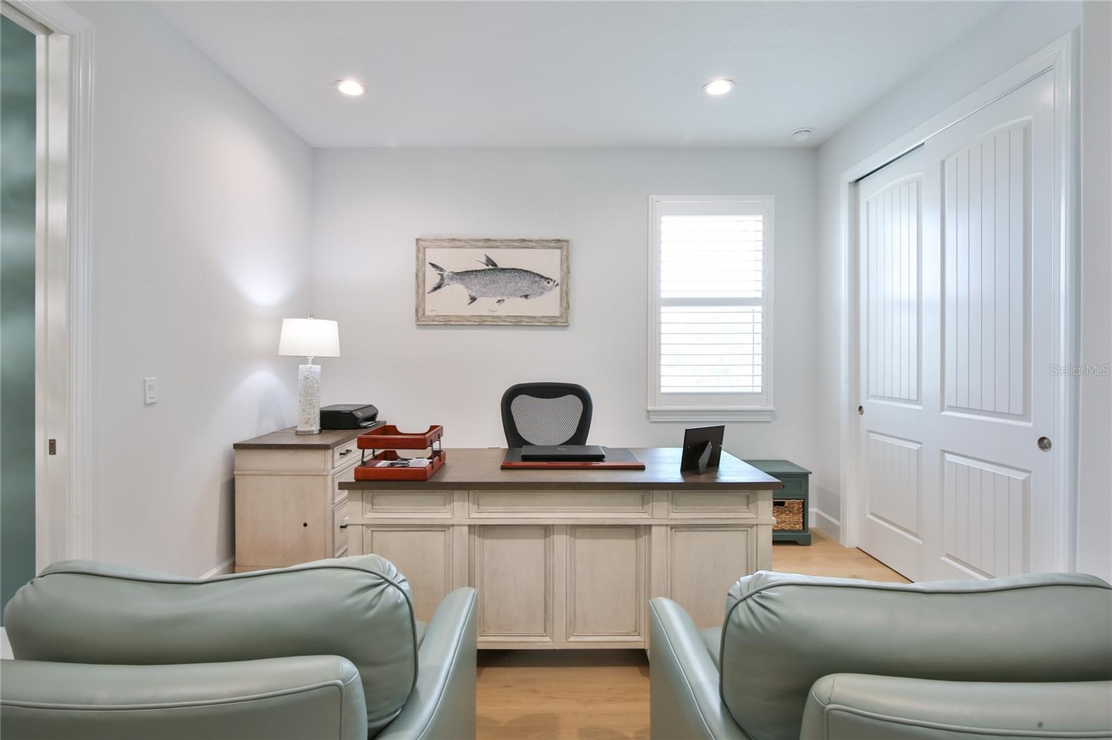 262 ISLAND CIR, SARASOTA, FL, 34242