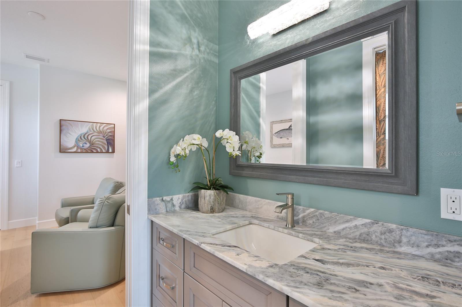 262 ISLAND CIR, SARASOTA, FL, 34242