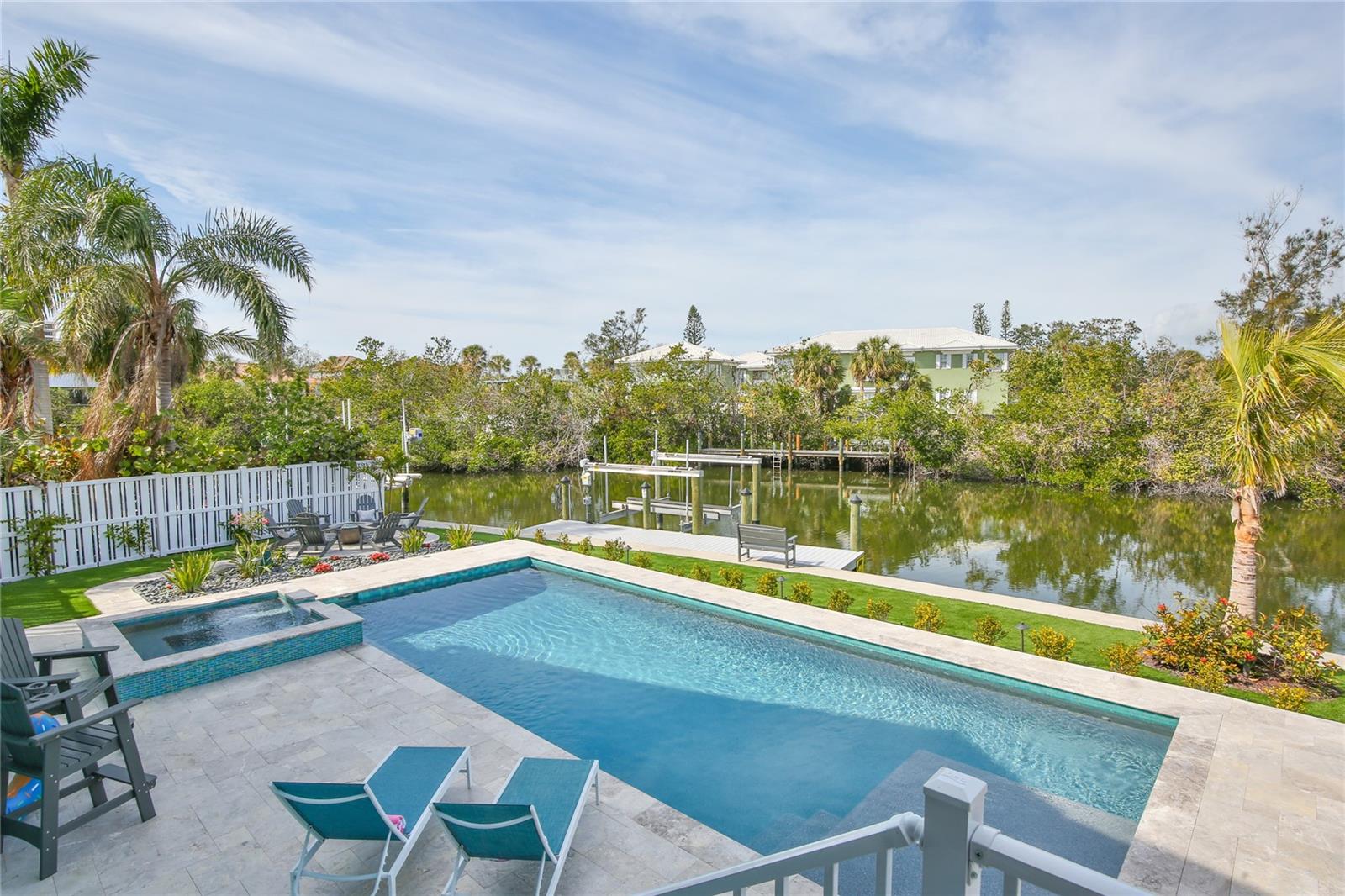 262 ISLAND CIR, SARASOTA, FL, 34242