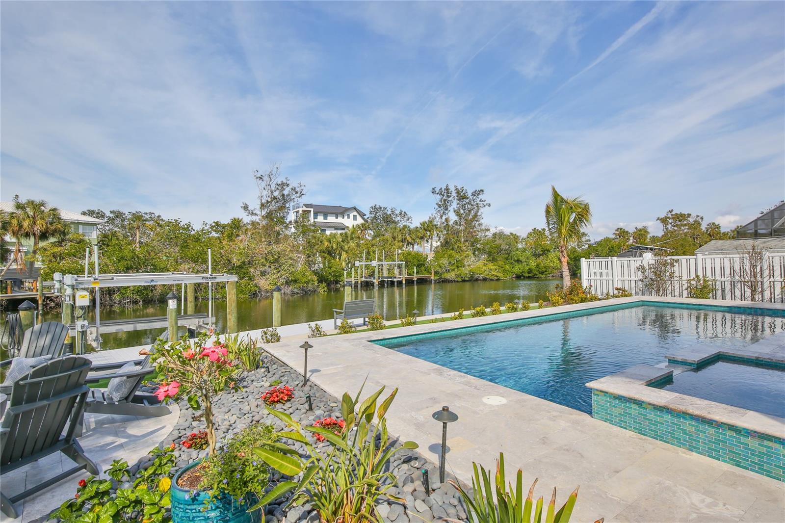 262 ISLAND CIR, SARASOTA, FL, 34242