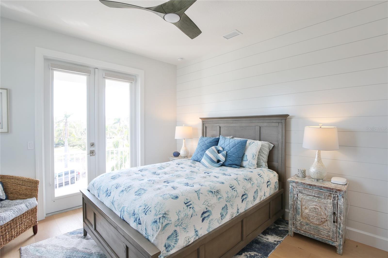 262 ISLAND CIR, SARASOTA, FL, 34242