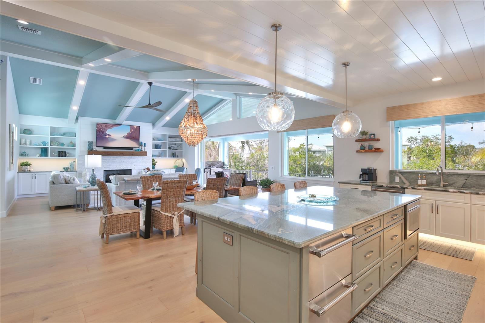 262 ISLAND CIR, SARASOTA, FL, 34242