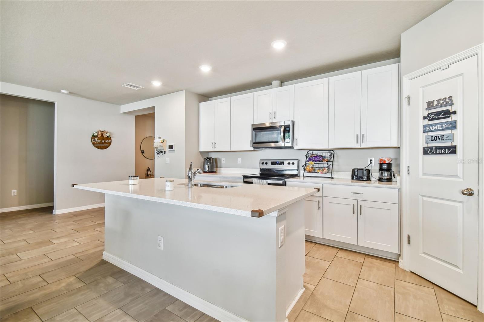 2252 MAXIMILIAN AVE, SPRING HILL, FL, 34609