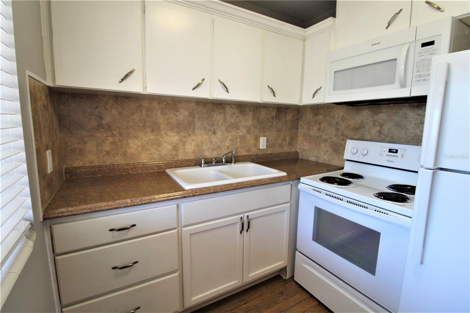 3001 BEE RIDGE RD #205, SARASOTA, FL, 34239