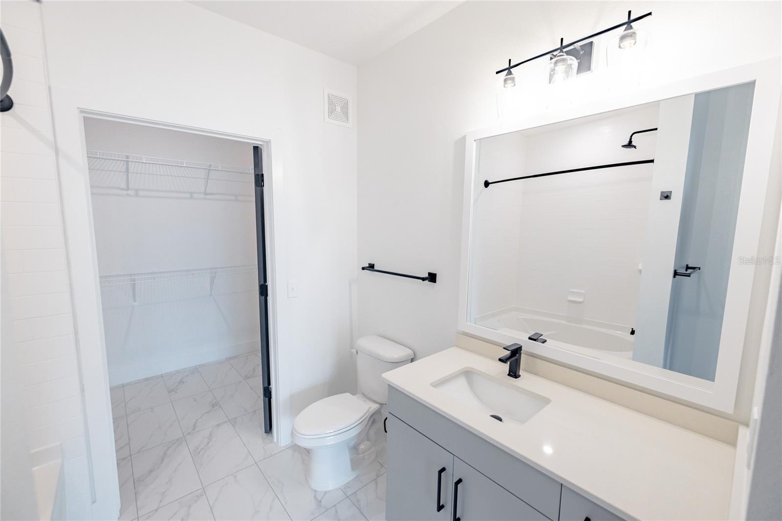 1420 LAKEFRONT DR #7403, SARASOTA, FL, 34240