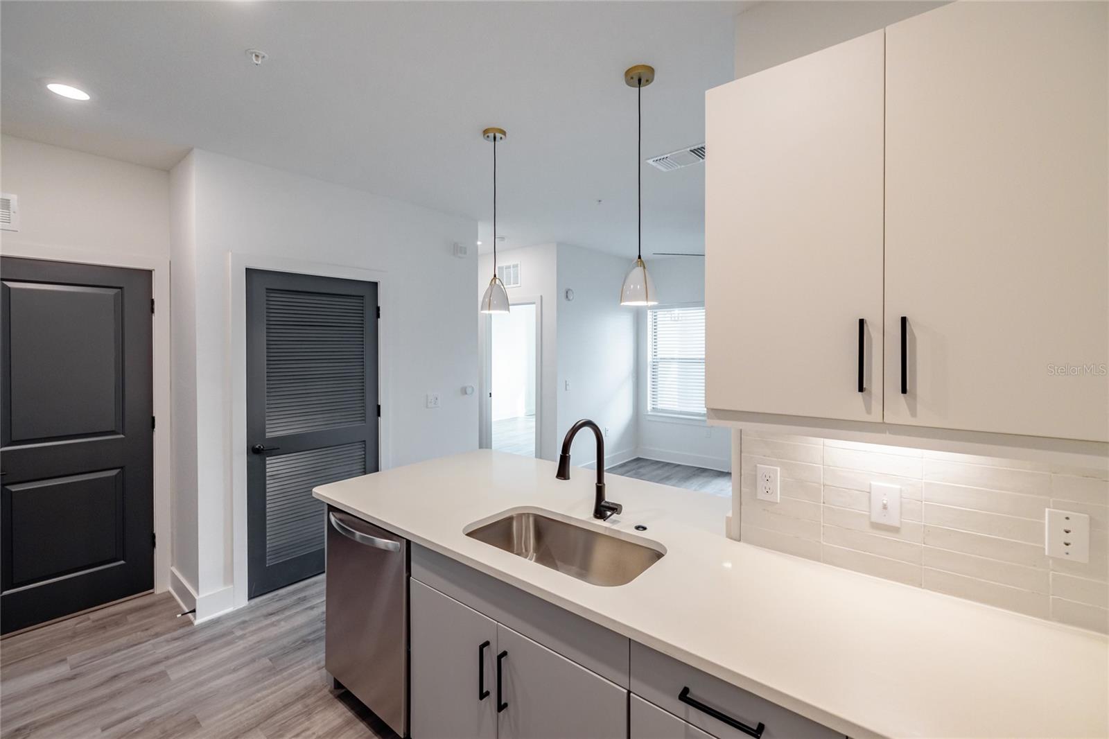 1420 LAKEFRONT DR #7403, SARASOTA, FL, 34240