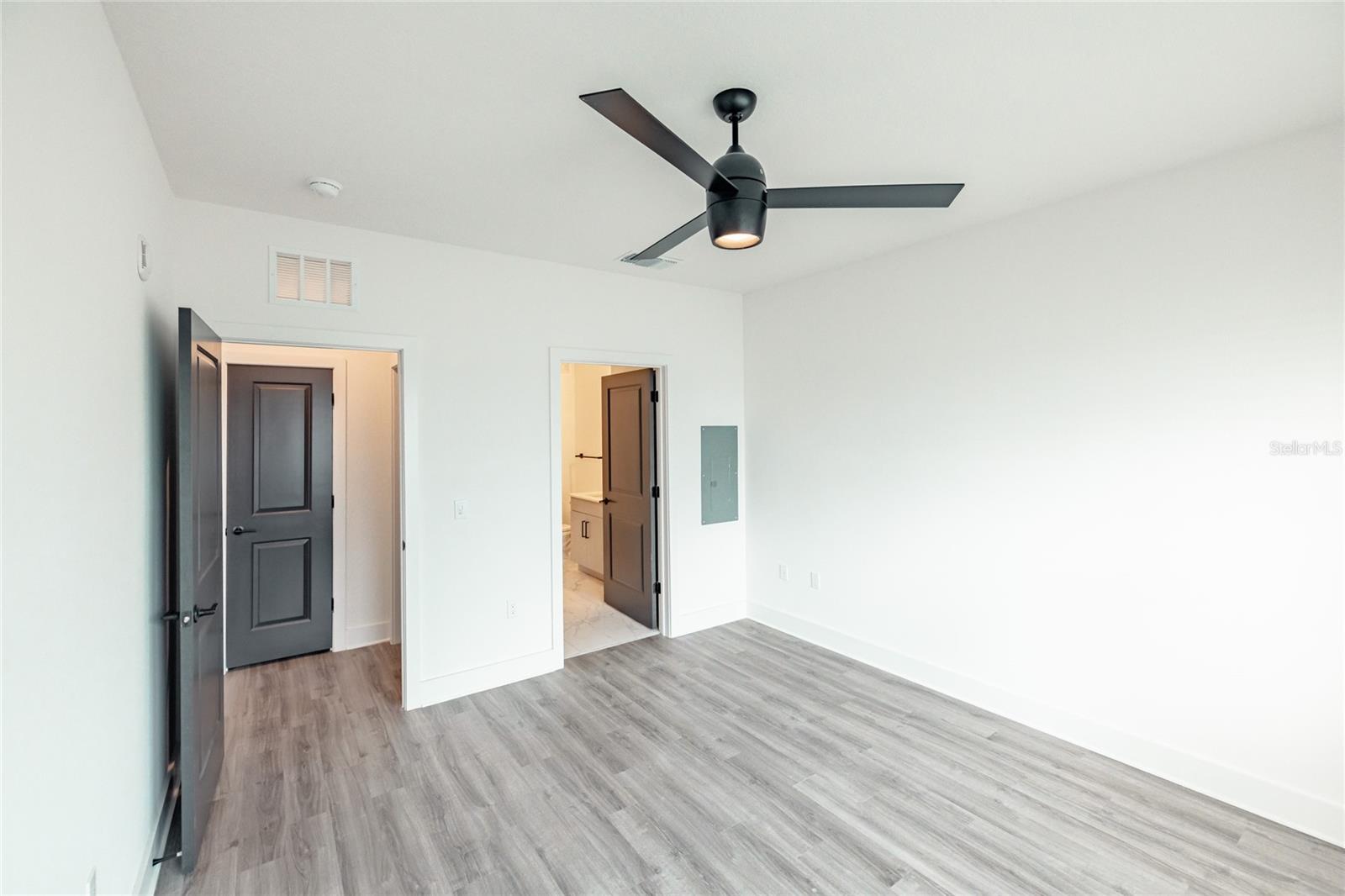 1420 LAKEFRONT DR #7403, SARASOTA, FL, 34240
