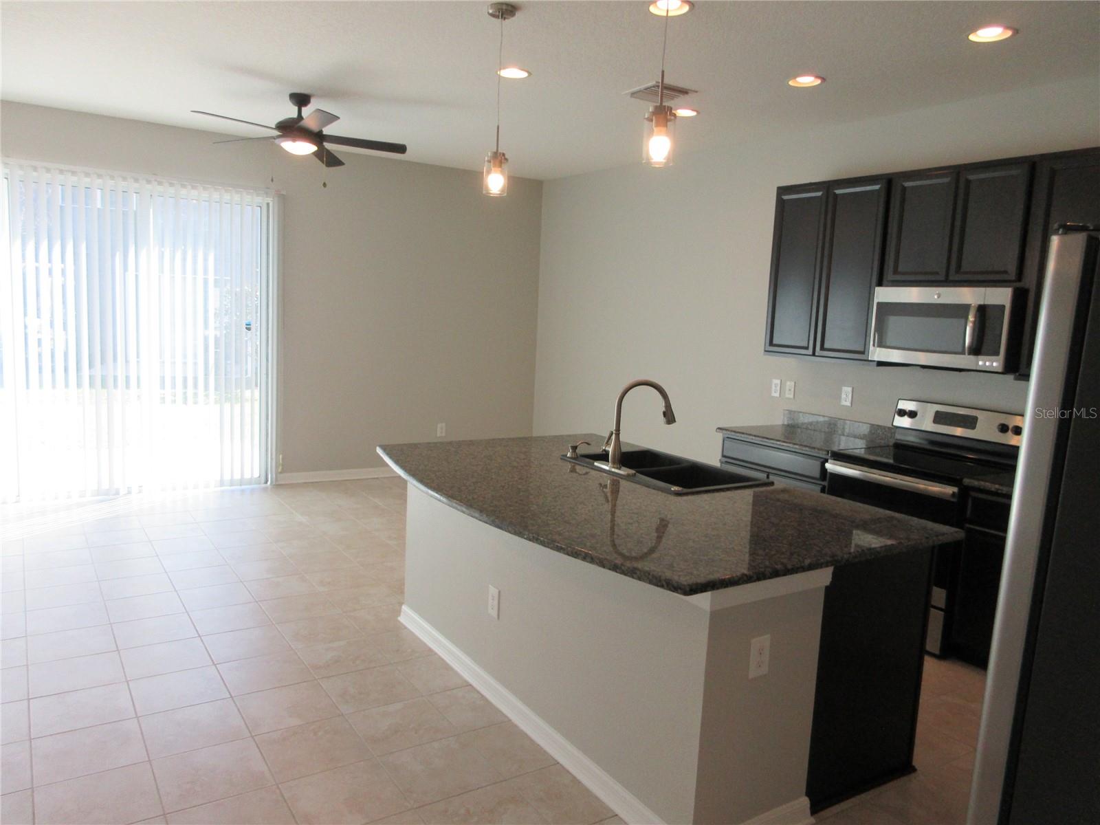 7064 TOWNE LAKE RD, RIVERVIEW, FL, 33578