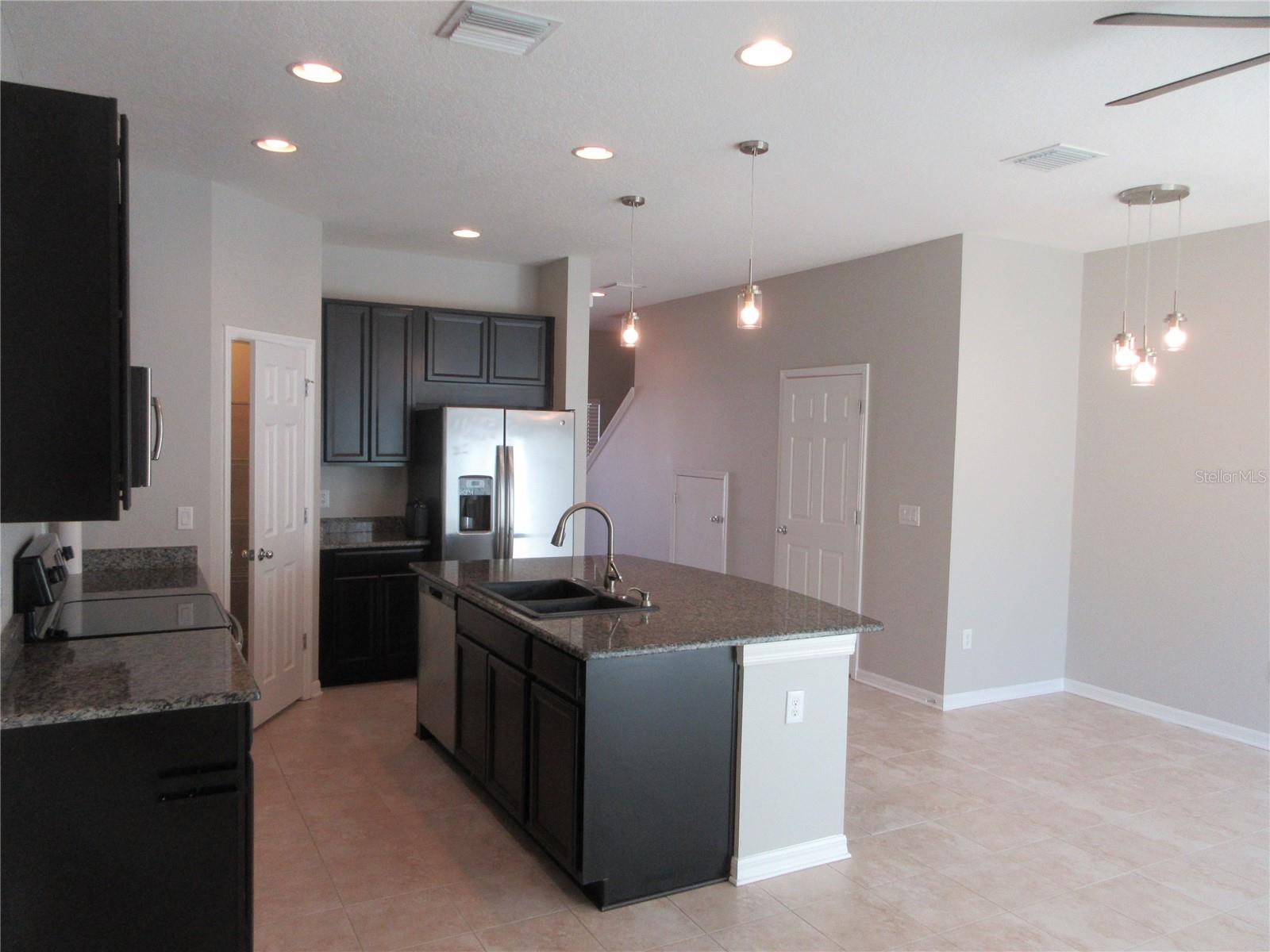 7064 TOWNE LAKE RD, RIVERVIEW, FL, 33578