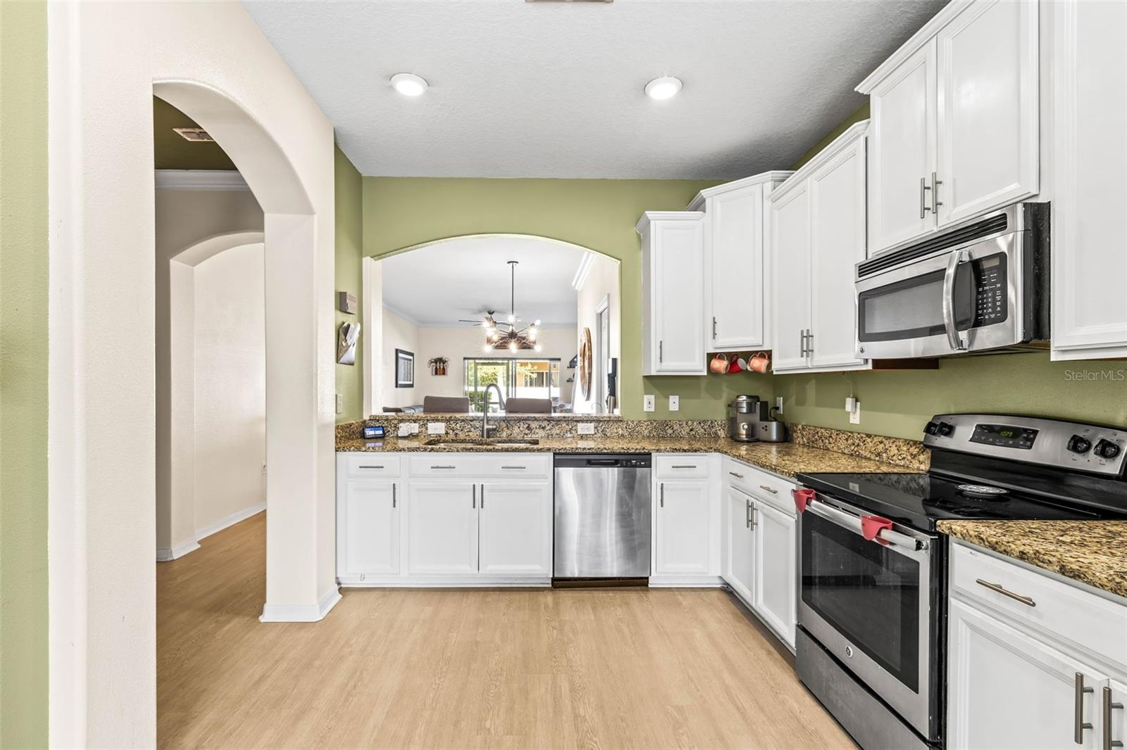 31211 GOSSAMER WAY, WESLEY CHAPEL, FL, 33543