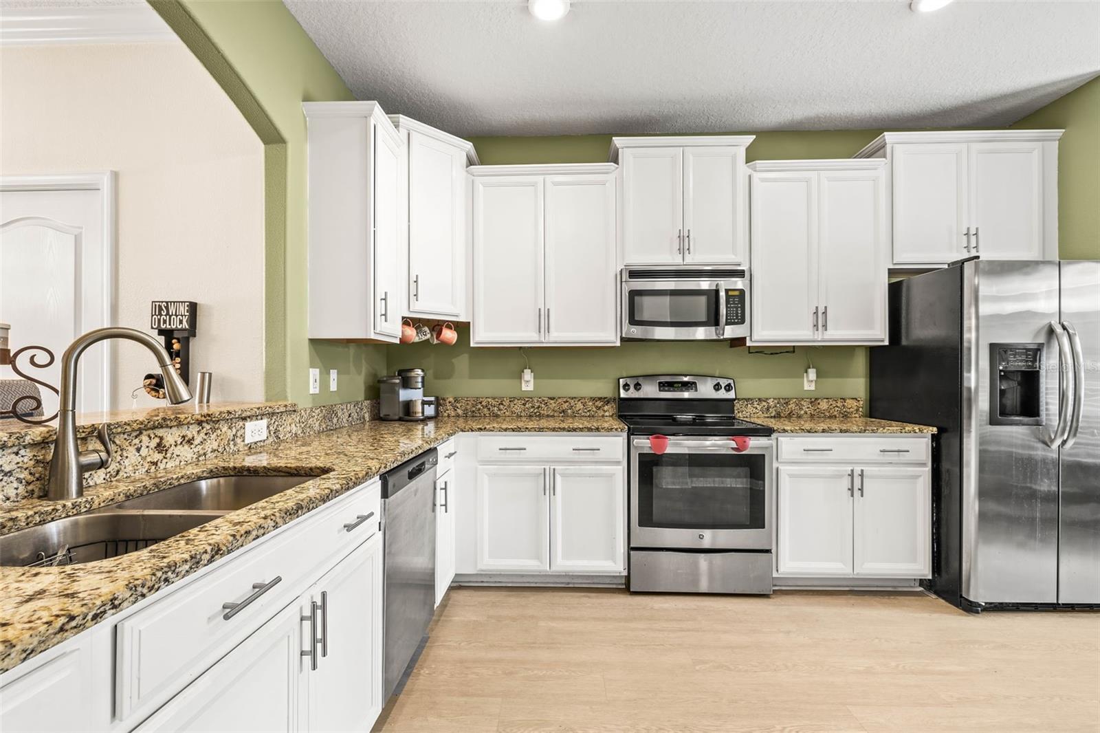 31211 GOSSAMER WAY, WESLEY CHAPEL, FL, 33543