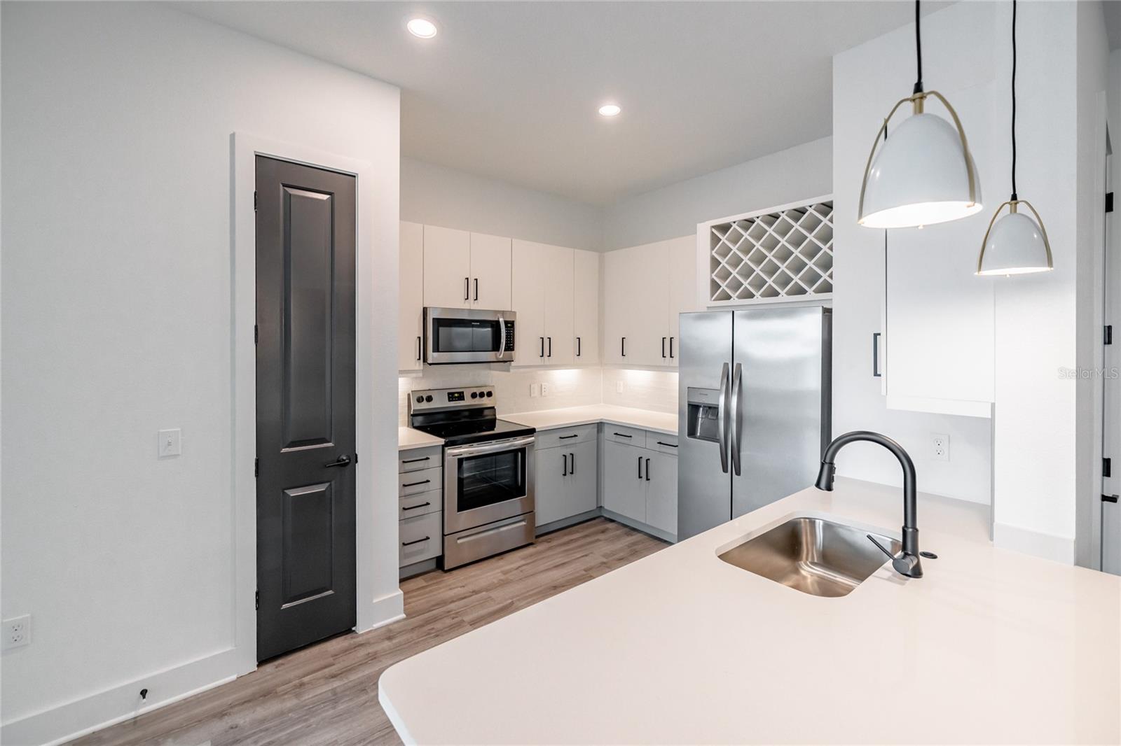 1420 LAKEFRONT DR #3313, SARASOTA, FL, 34240