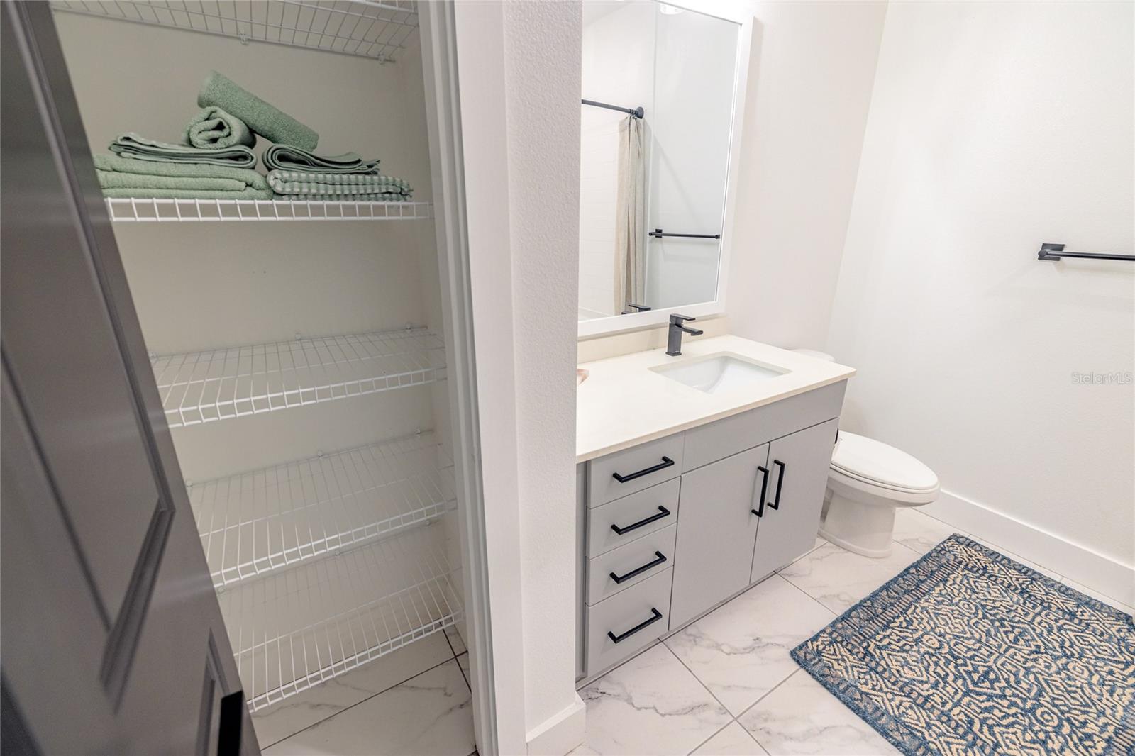 1420 LAKEFRONT DR #2208, SARASOTA, FL, 34240