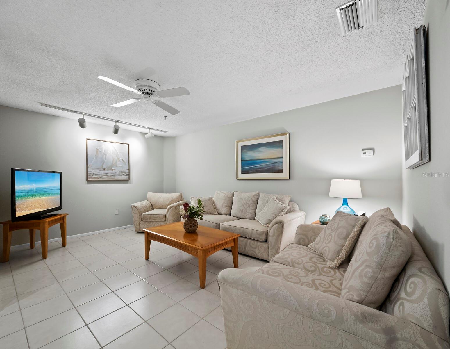 1922 HARBOURSIDE DR #1102, LONGBOAT KEY, FL, 34228