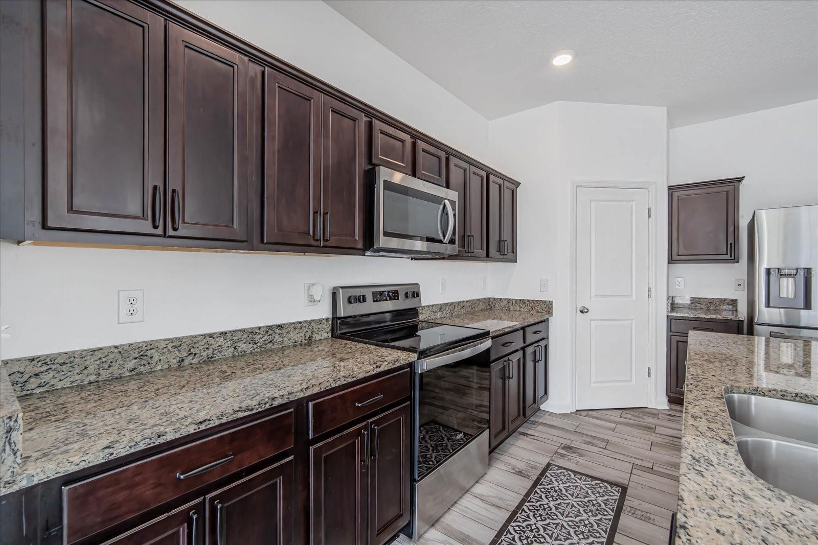 3973 SPRUCE CREEK DR, LAKELAND, FL, 33811