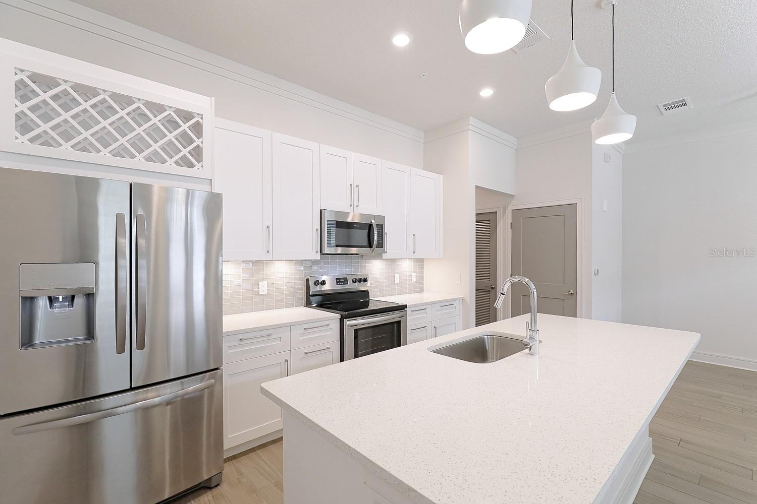 1420 LAKEFRONT DR #TH-203, SARASOTA, FL, 34240