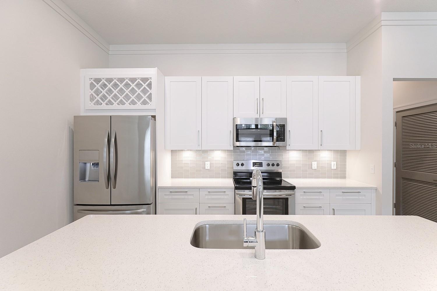 1420 LAKEFRONT DR #TH-203, SARASOTA, FL, 34240