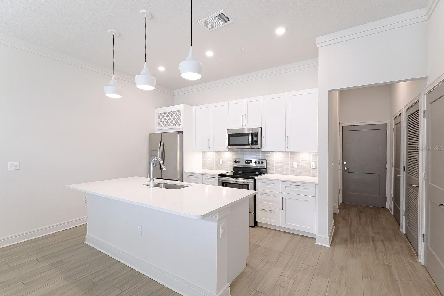 1420 LAKEFRONT DR #TH-203, SARASOTA, FL, 34240
