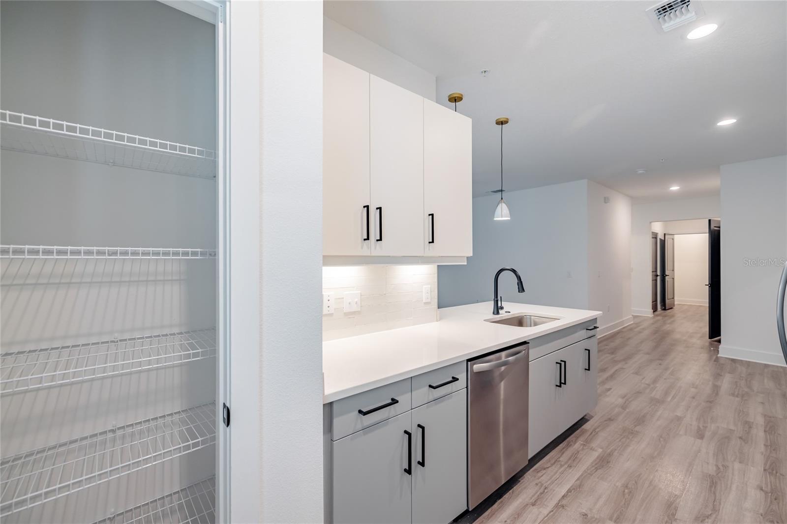 1420 LAKEFRONT DR #6111, SARASOTA, FL, 34240
