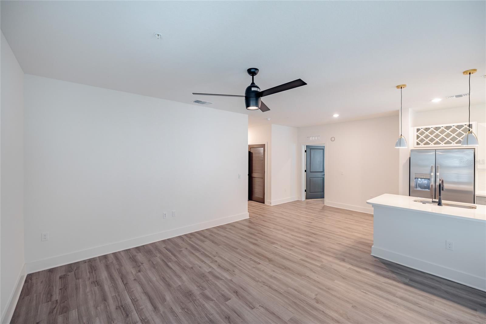1420 LAKEFRONT DR #6111, SARASOTA, FL, 34240