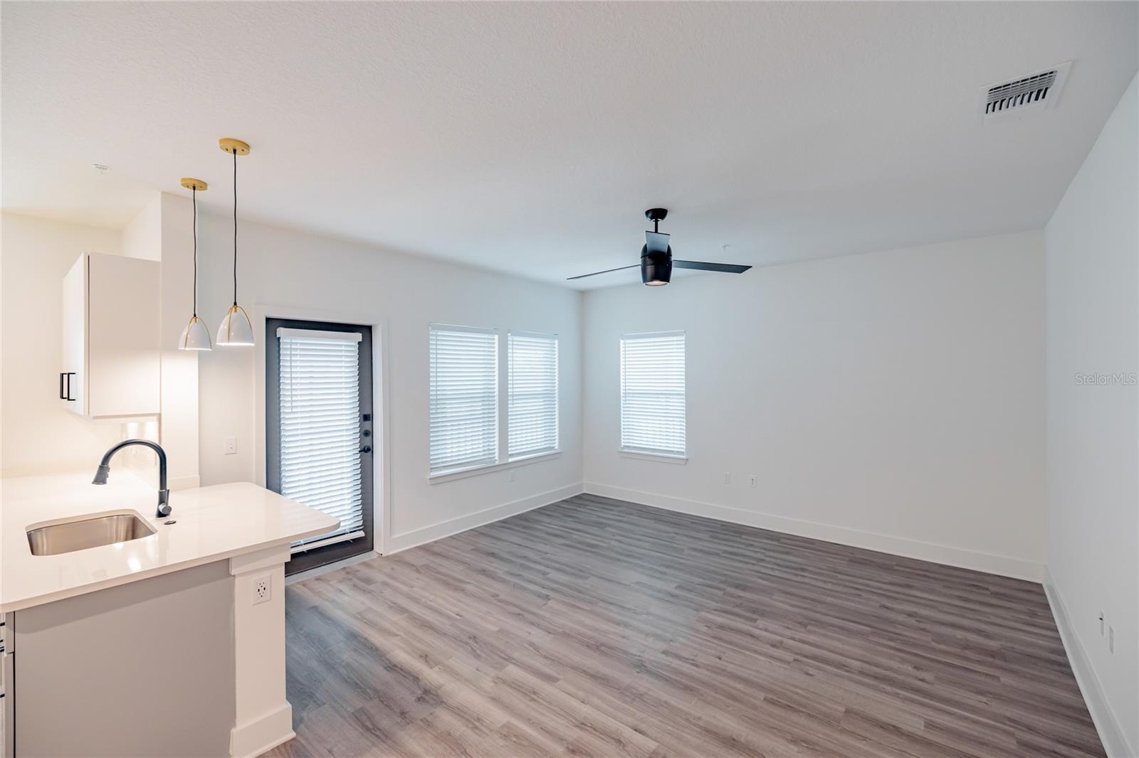 1420 LAKEFRONT DR #6111, SARASOTA, FL, 34240