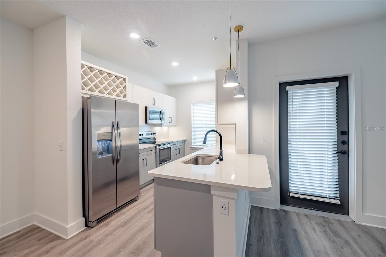 1420 LAKEFRONT DR #6111, SARASOTA, FL, 34240