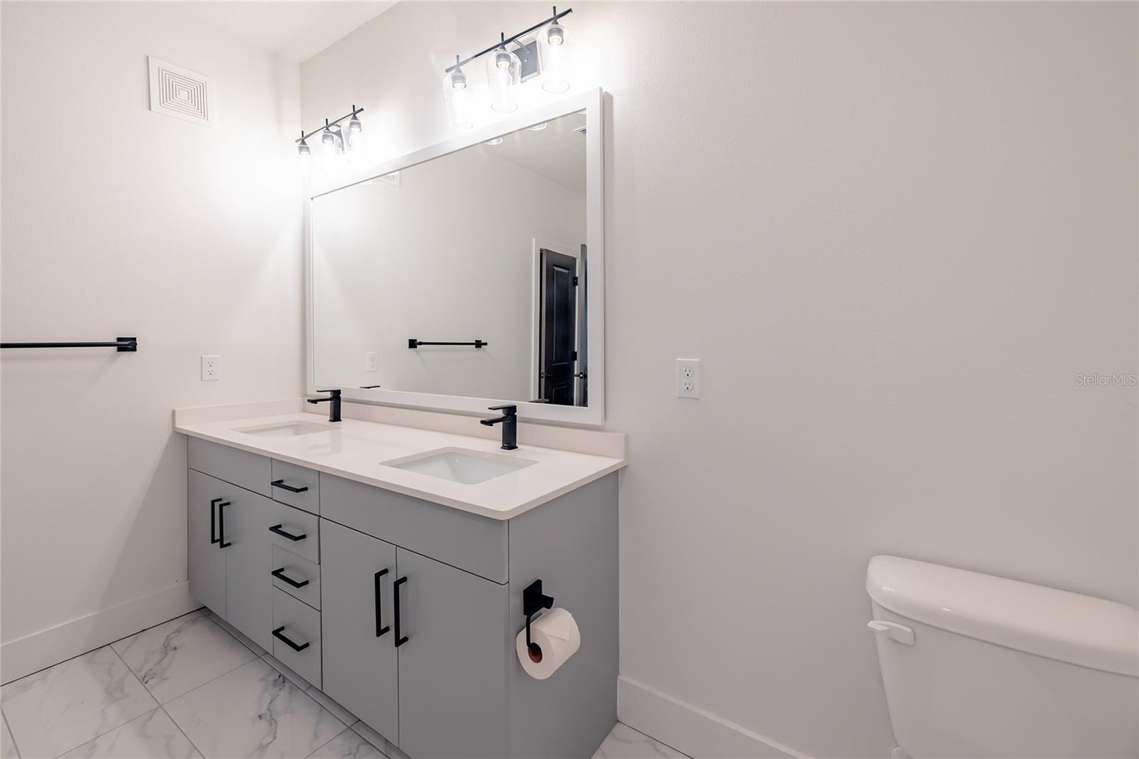 1420 LAKEFRONT DR #6111, SARASOTA, FL, 34240