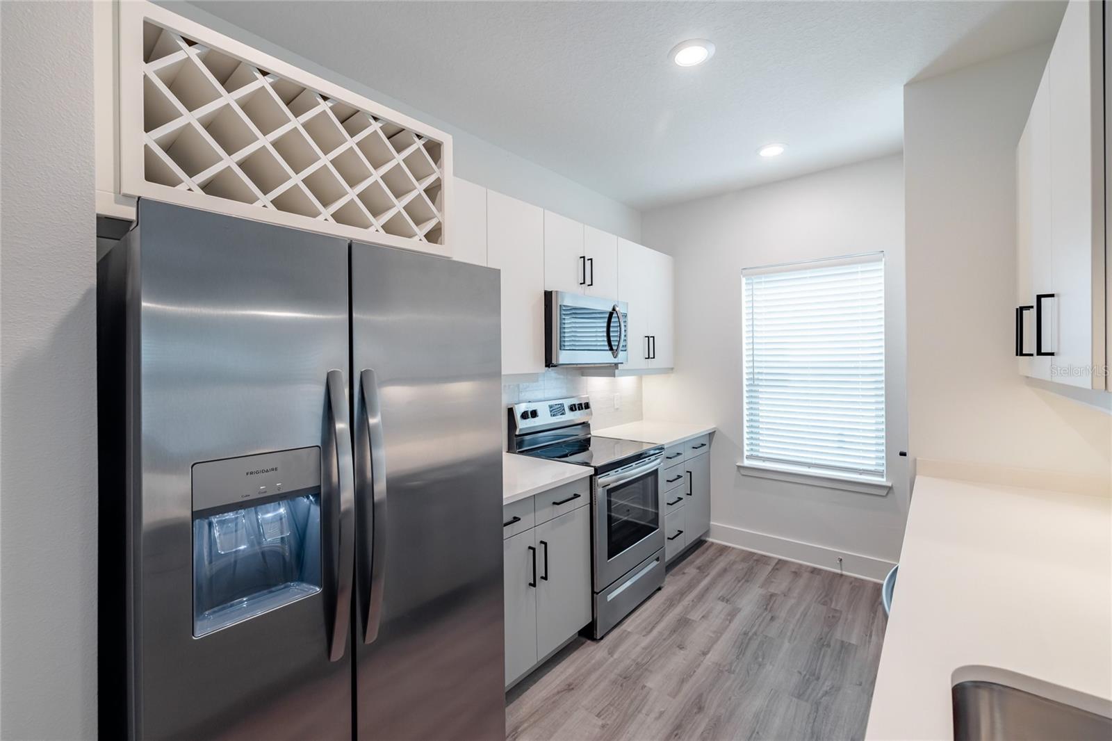1420 LAKEFRONT DR #6111, SARASOTA, FL, 34240