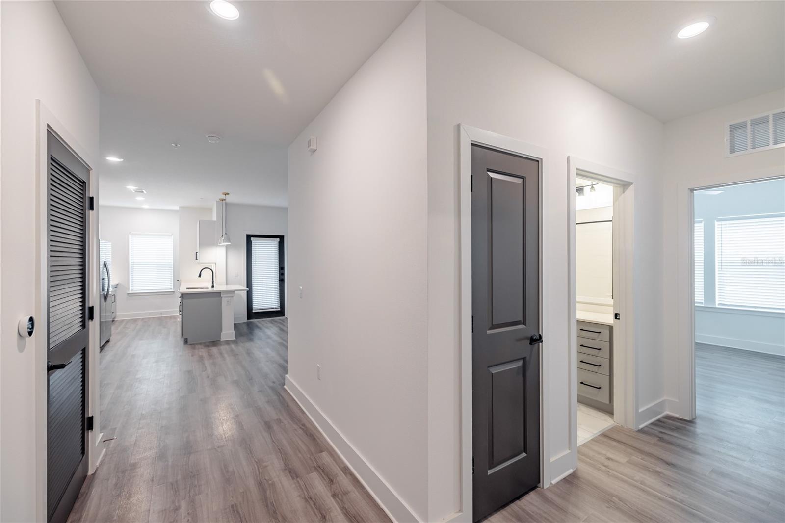 1420 LAKEFRONT DR #6111, SARASOTA, FL, 34240