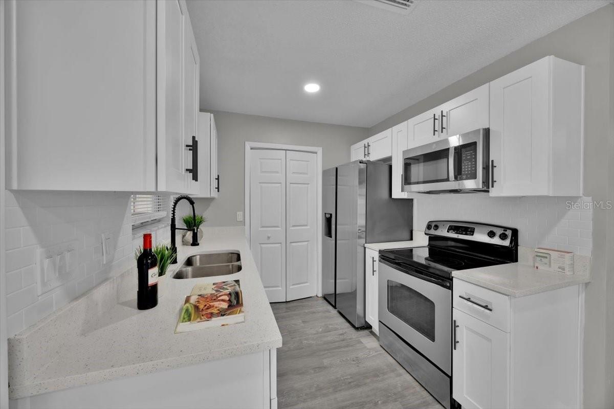 6214 WOODALE DR, LAKELAND, FL, 33811