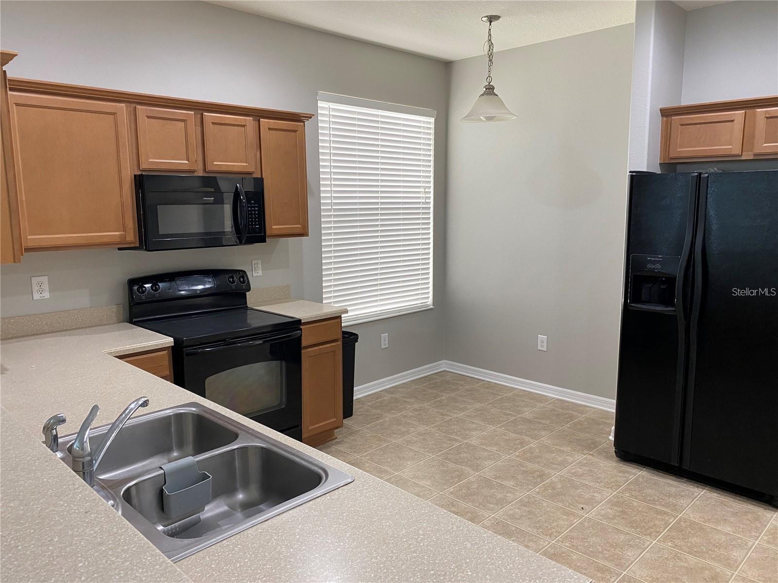 823 COLLEGE LEAF WAY, RUSKIN, FL, 33570