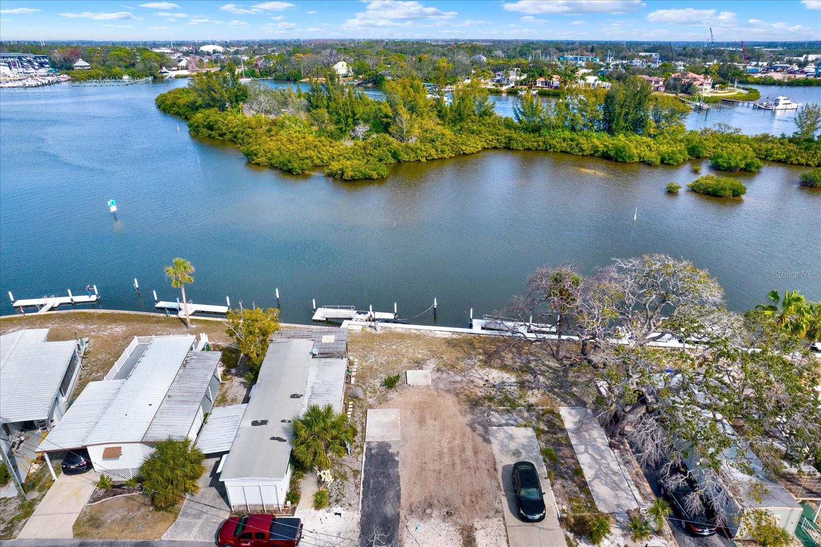 800 CHESAPEAKE DR #13, TARPON SPRINGS, FL, 34689
