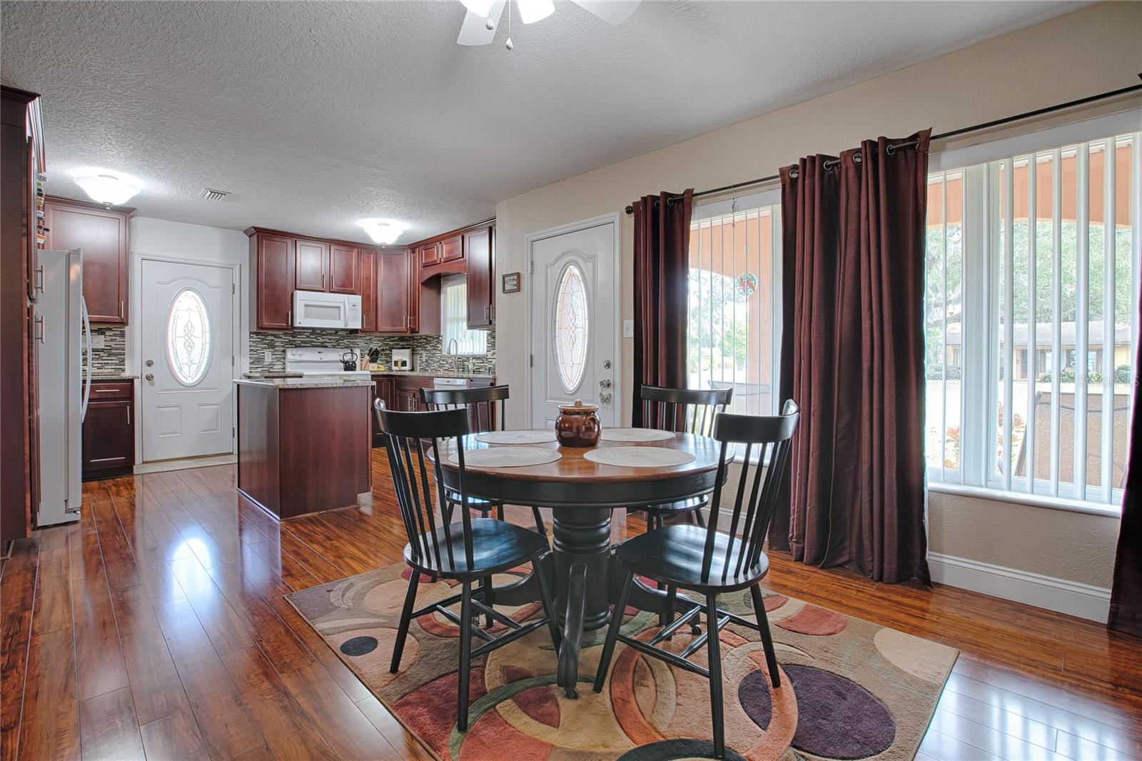 1415 PARK AVE, TAVARES, FL, 32778