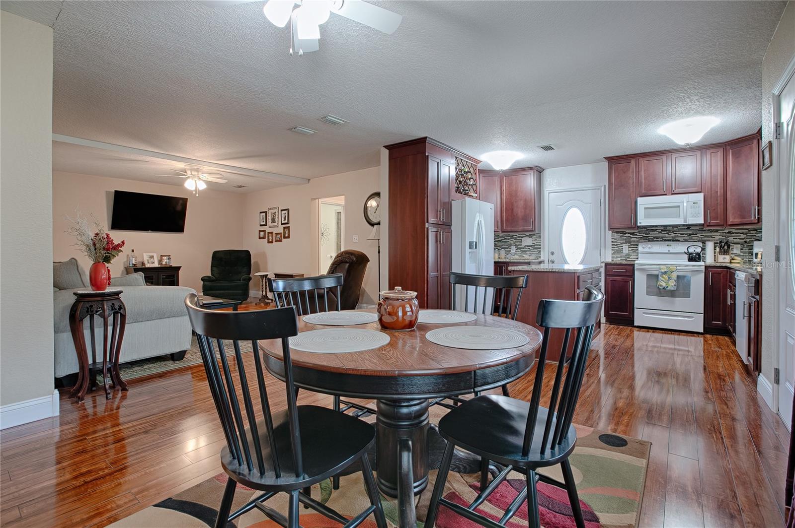 1415 PARK AVE, TAVARES, FL, 32778