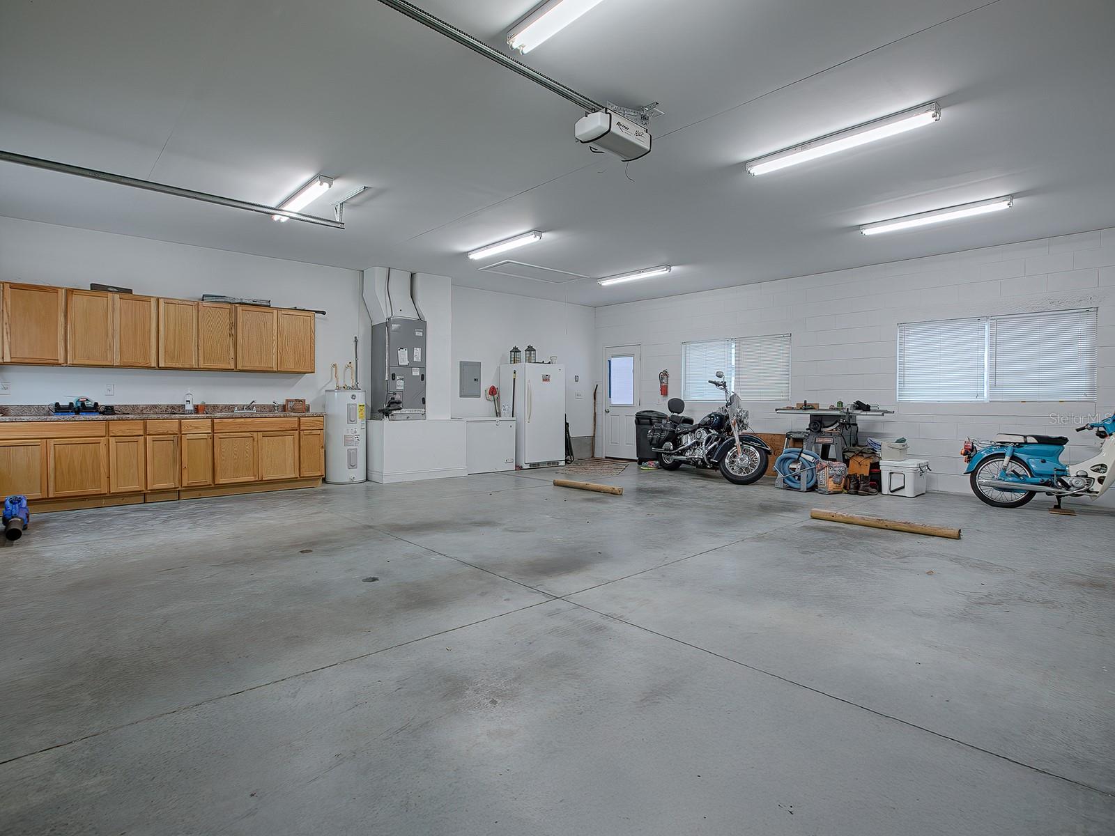 1415 PARK AVE, TAVARES, FL, 32778