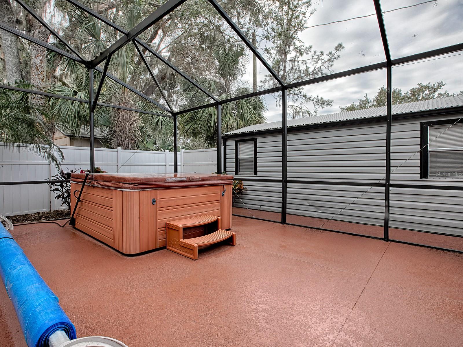 1415 PARK AVE, TAVARES, FL, 32778