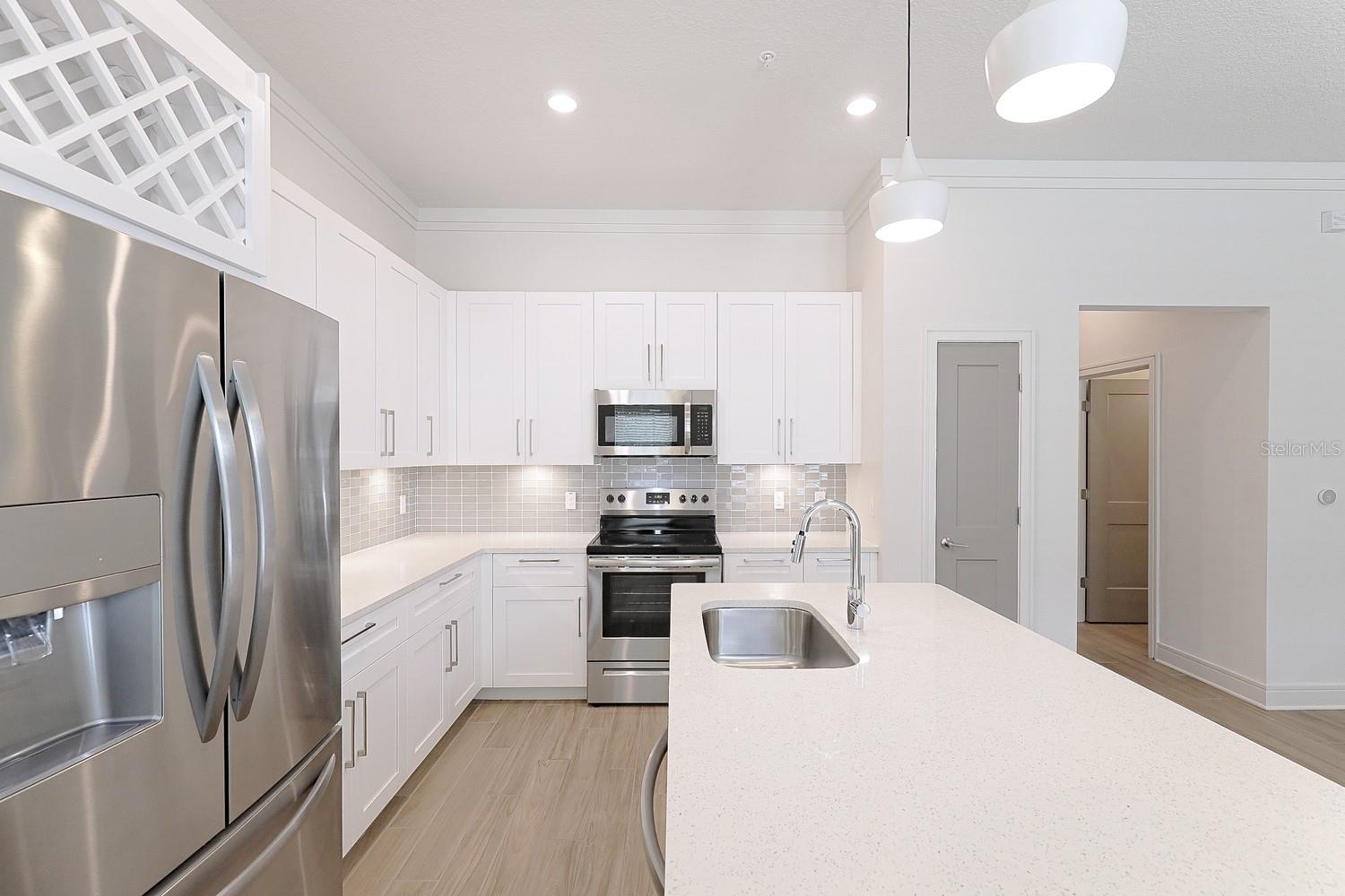 1420 LAKEFRONT DR #TH-104, SARASOTA, FL, 34240