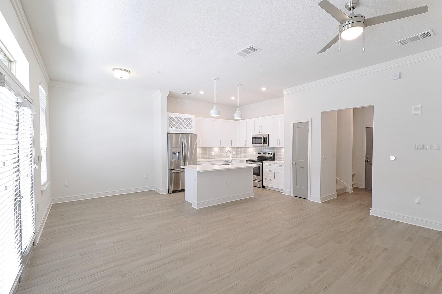 1420 LAKEFRONT DR #TH-104, SARASOTA, FL, 34240