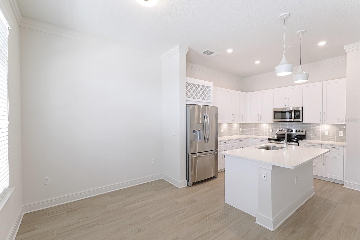 1420 LAKEFRONT DR #TH-104, SARASOTA, FL, 34240