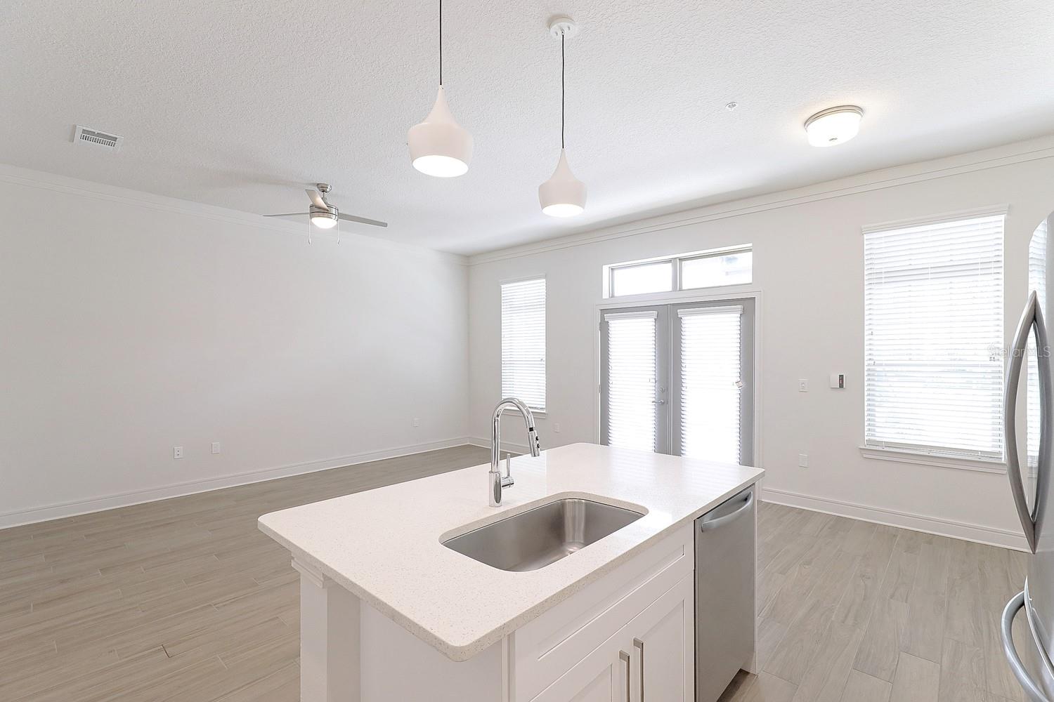 1420 LAKEFRONT DR #TH-104, SARASOTA, FL, 34240