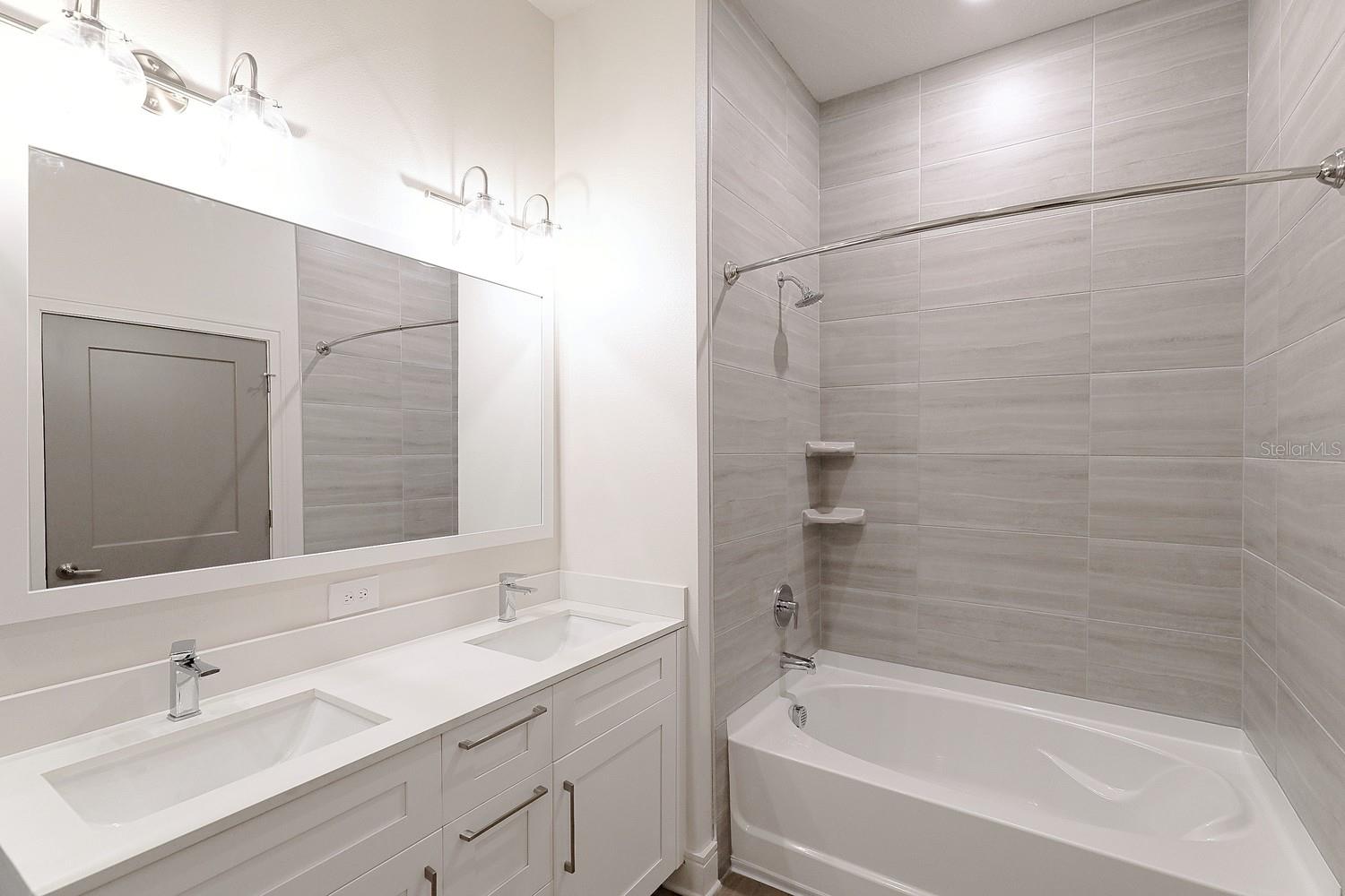 1420 LAKEFRONT DR #TH-104, SARASOTA, FL, 34240
