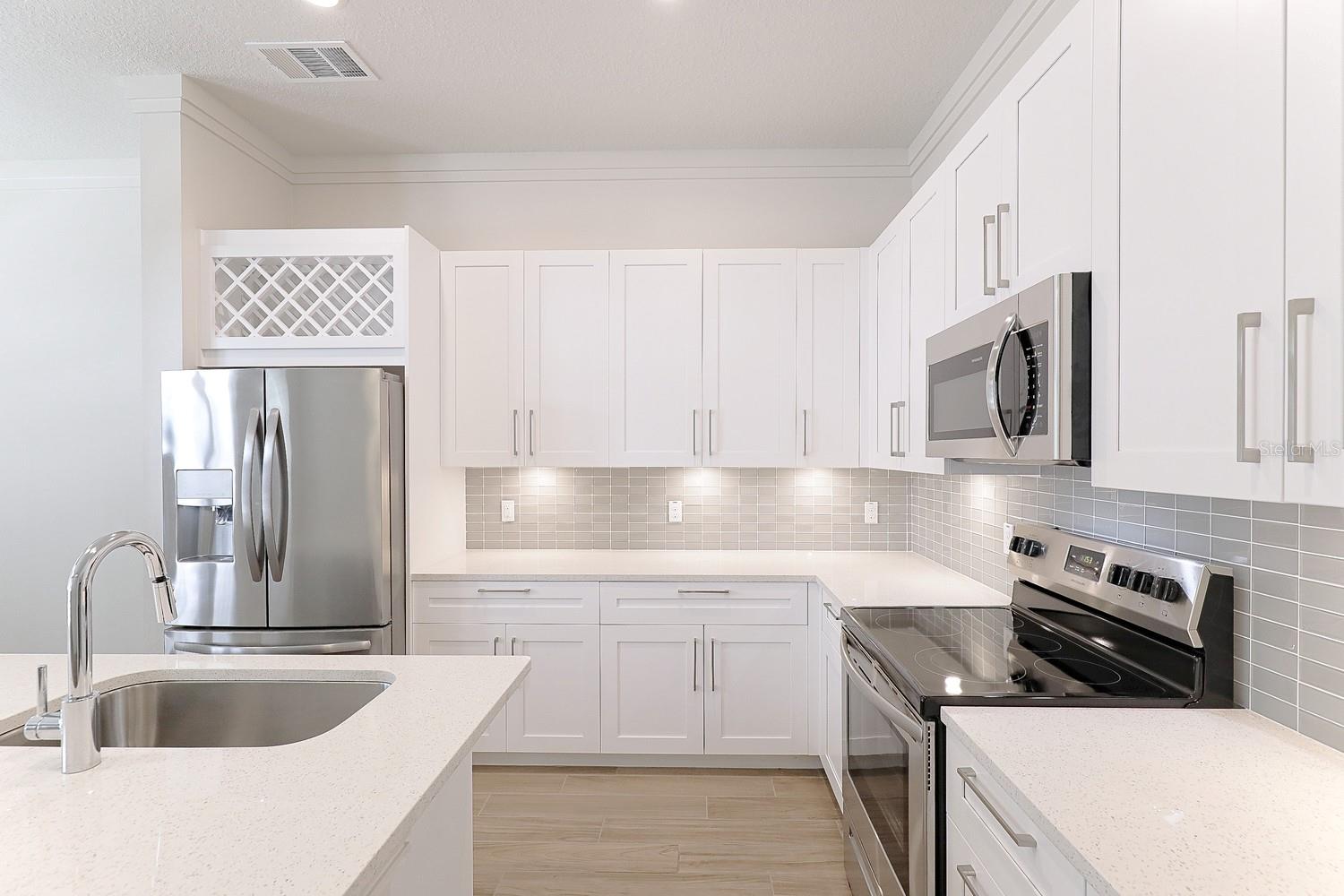 1420 LAKEFRONT DR #TH-104, SARASOTA, FL, 34240